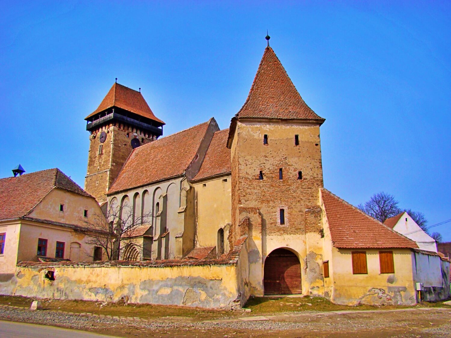 Băgaciu fortified church