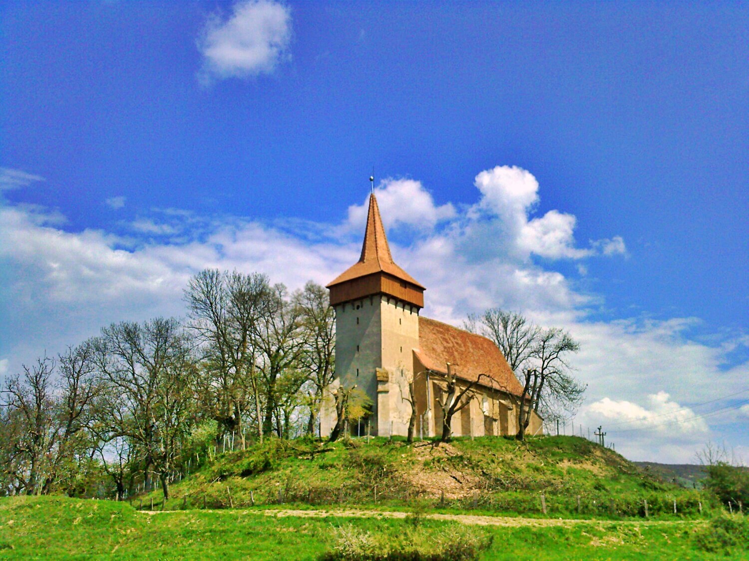 Hetiur Fortified Church