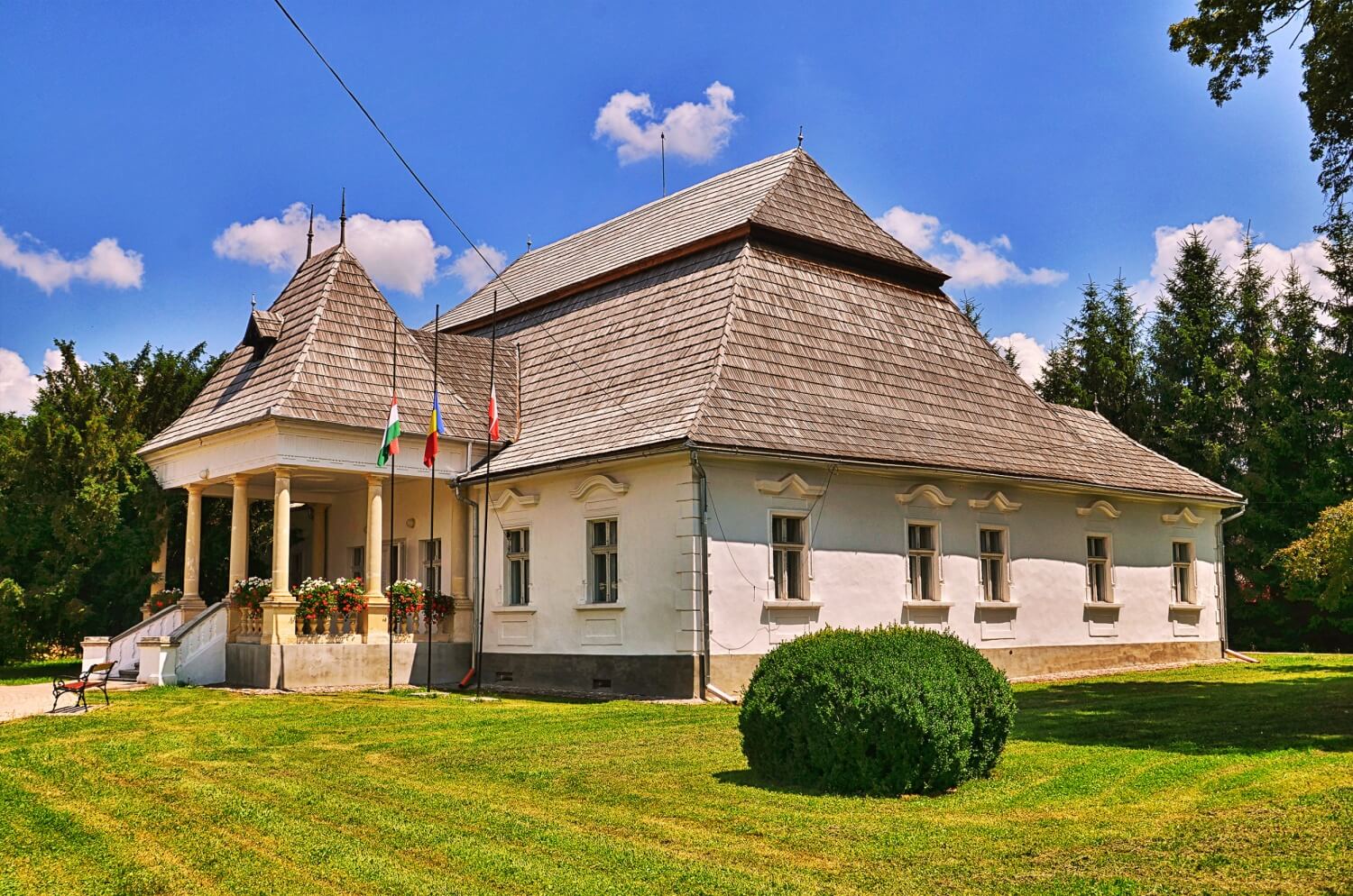 Mikes-Szentkereszty Castle in Zagon