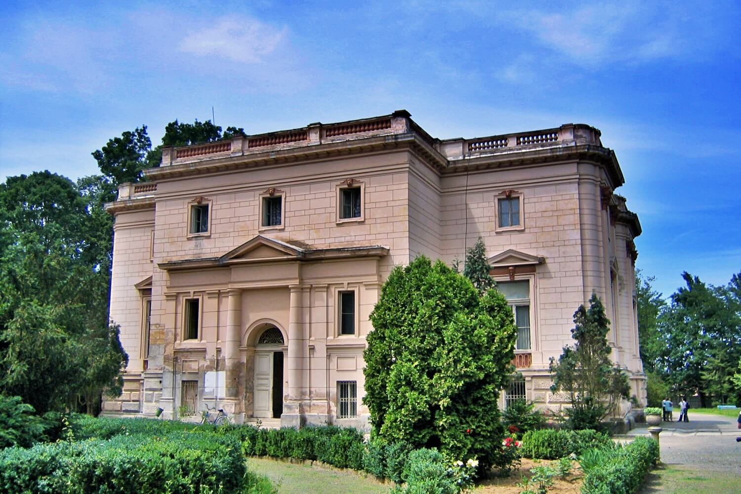 Mocsonyi-Teleki Castle in Căpâlnaș