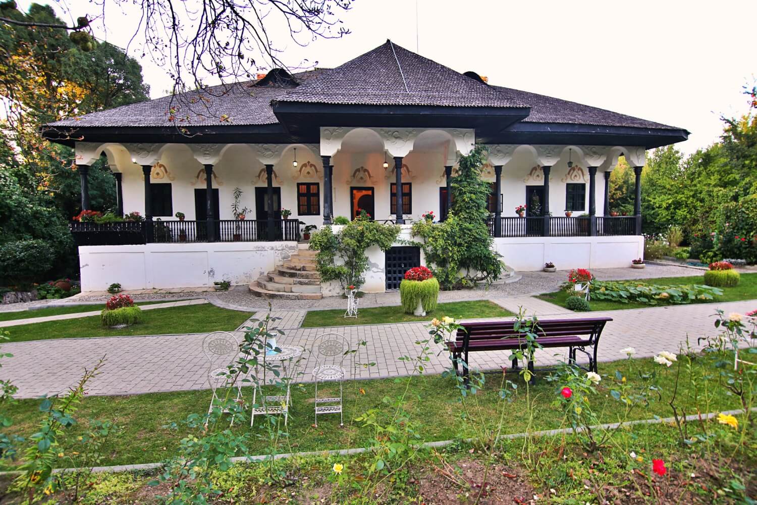 Bellu Mansion