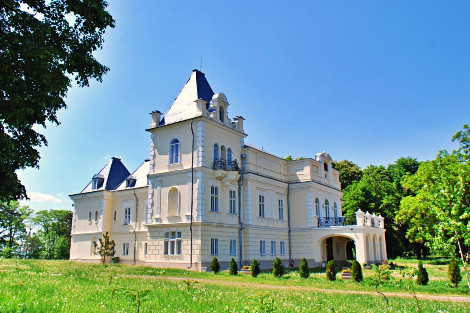 Cantacuzino-Pașcanu mansion in Popești