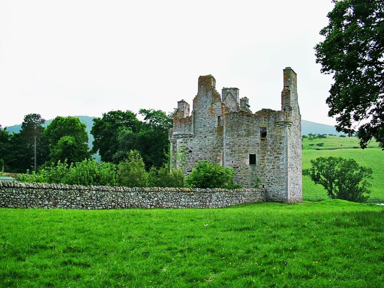 Glenbuchat Castle