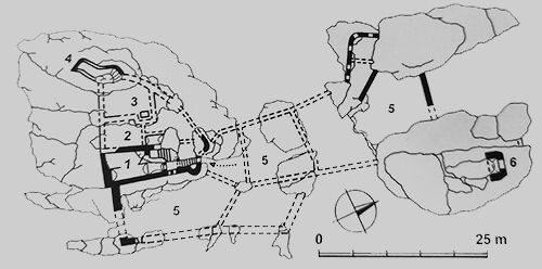 Legend to the ground plan:1 - basement palace, 2 - upper part of the castle, 3 - cistern, 4 - observation tower, 5 - fortification of the lower castle, 6 - remnants of defensive positionsSource: NEŠPOR J. Za tajomstvami zrúcanín II. Zrúcaniny Stredného Slovenska.