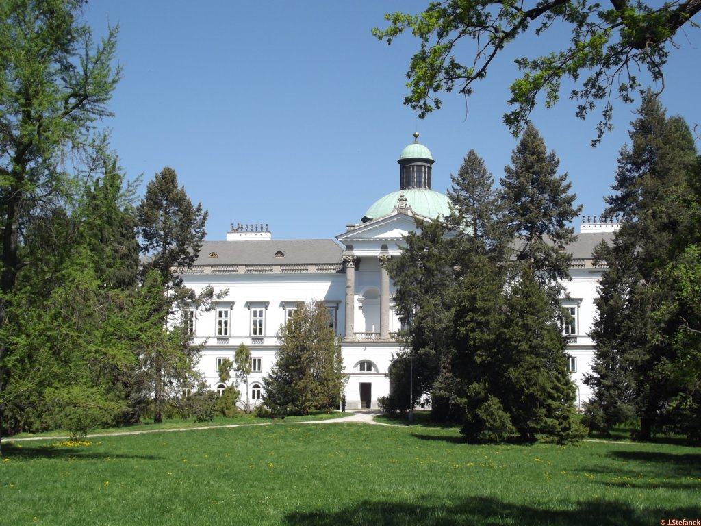 Topoľčianky chateau