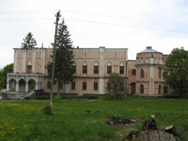 Chernyatynskyy palace