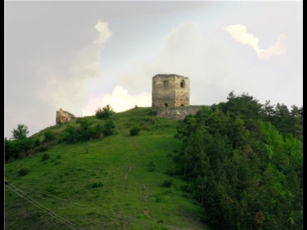 Castle village Vysichka