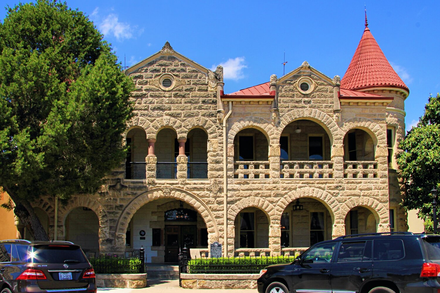 Capt. Charles Schreiner Mansion