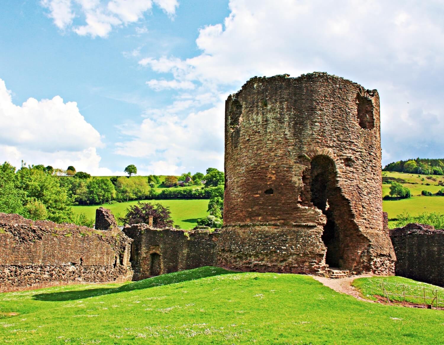 Skenfrith Castle